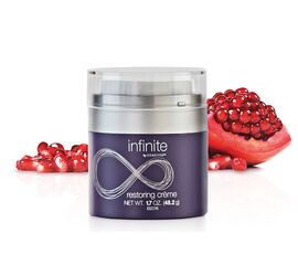infinite by Forever restoring creme
Die restoring crème enthält über 15 hautpflegende Inhaltsstoffe, die von der Haut schnell aufgenommen werden. Sie liefern der Haut Feuchtigkeit und Geschmeidigkeit. Die neuesten wissenschaftlichen Erkenntnisse zu Aloe Vera wurden hier kombiniert mit einem Kraftpaket aus Acai, Granatapfel und weiteren Anti-Aging-Extrakten, um strapazierte, feuchtigkeitsarme Haut wieder aufzufrischen.