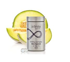 infinite by Forever firming complex
firming complex ist ein Nahrungsergänzungsmittel mit Vitamin C, Kollagen und Weizen-Ceramid-Extrakt, das Anti-Aging von innen nach aussen unterstützt. Enthält eine eigens entwickelte Kombination aus Zuckermelonensaftkonzentrat, Phytoceramiden und Meereskollagen. Damit wird Feuchtigkeitsversorgung der Haut unterstützt, das Erscheinungsbild von Fältchen reduziert und die Elastizität der Haut verbessert.