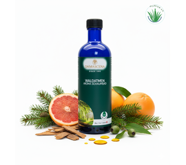 ❤️ Waldatmen Aroma Schaumbad BIO – Kraft & Ruhe aus der Natur

✨ Kraftvolle Synergie ätherischer BIO-Öle
✔️ Weisstannenöl (Bio): stärkt die Atemwege, wirkt erdend & klärend
✔️ Fichtennadelöl (Bio): schenkt innere Ruhe, vertreibt Erschöpfung
✔️ Eukalyptusöl (Bio): befreiend für Kopf & Brust, belebend & erfrischend
✔️ Zedernholz Himalayaöl (Bio): stabilisierend, beruhigt das Nervensystem
✔️ Grapefruitöl (Bio): hebt die Stimmung, wirkt aufhellend & erfrischend

⚡ Gemeinsam entfalten diese Öle die pure Waldkraft in Deiner Badewanne.