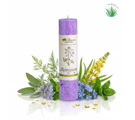 MyAloe.ch

Die Allgäuer Heilkräuterkerze Reinigung ist eine Hand gegossene Kerze aus 100% pflanzlichem Stearin, die mit einer Mischung aus Heilkräuteressenzen und ätherischen Ölen wie Beifuss, Salbei, Kampfer, Ysop, Königskerze und Pfefferminze versetzt ist. Sie soll negative Energien und eine aufgeladene Atmosphäre in Räumen und der Aura neutralisieren und ein wohltuendes Raumklima schaffen. Die Kerze befreit Räume von negativen Energien und unterstützt beim Klären von Gedankenmustern, ähnlich einer sanften Räucherung. 

✨ Heilkräuteressenzen und ätherische Öle: 
Die spezielle Mischung aus Beifuss, Salbei, Kampfer, Ysop, Königskerze und Pfefferminze verleiht der Kerze ihre reinigende Wirkung. 


Wirkung und Anwendung

✔️ Energetische Reinigung: 
Die Inhaltsstoffe der Kerze sollen negative Energien und belastende Schwingungen, die durch Streit oder andere Ereignisse entstanden sein können, vertreiben. 

✔️ Klären von Gedanken: 
Die Kerze kann auch dazu dienen, eingefahrene und erstarrte Gedankenmuster zu lösen und den Geist zu erfrischen. 

✔️ Schaffen eines Wohlfühlklimas: 
Durch den Duft der Kräuter soll ein angenehmes und harmonisches Raumklima gefördert werden.