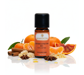 Mélange d'essences Étoile de Noël BIO - Magie festive pour le cœur & les sens
myAloe.c
Plongez dans l'atmosphère chaleureuse et festive de la période de Noël - avec le mélange d'essences Étoile de Noël BIO Cette composition parfumée de haute qualité réunit les huiles essentielles les plus nobles comme la cannelle, la mandarine, l'encens, la myrrhe et l'orange sanguine et crée un équilibre harmonieux entre chaleur, sécurité et calme intérieur.

Que ce soit pour des soirées chaleureuses, des rituels de l'Avent ou des moments festifs en famille, ce parfum transforme chaque pièce en une oasis de joie et de lumière.



⭐ Tes 4 avantages clés avec le mélange d'essences de poinsettia BIO
✔️ Une ambiance de fête à l'état pur : Apporte le parfum de Noël, la convivialité et la chaleur du cœur dans ton foyer.
✔️ Harmonise les émotions : Soulage le stress, améliore l'humeur et offre un sentiment de sécurité.
✔️ 100 % naturel & BIO : Sans additifs synthétiques - pour une expérience olfactive pure et authentique.
✔️ Polyvalente: Idéale pour les lampes à parfum, les diffuseurs, les pierres aromatiques ou les décorations festives.