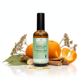 Glück & Licht Raumspray – Natürliches Wohlgefühl in jedem Sprühstoss


Hol Dir mehr Leichtigkeit und Freude in Dein Leben – mit dem Glück & Licht Raumspray aus 100 % naturreinen ätherischen Bio-Ölen. Die harmonische Duftkomposition aus Patchouli, Orange süss, Angelikawurzel, Linaloeholz und Weiteren wirkt aufmunternd, klärend und stärkend – ein wahrer Lichtbringer für Deinen Alltag.

Ob zu Hause, im Büro oder im Wellnessbereich – mit nur wenigen Sprühstössen schaffst Du eine Atmosphäre von Harmonie, innerer Klarheit und positiver Energie. Perfekt auch für energetische Raumreinigungen oder als Begleiter für Meditation und Achtsamkeit.
