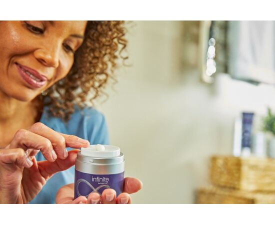 Forever infinite restoring crème -  spendet der Haut Feuchtigkeit und Geschmeidigkeit