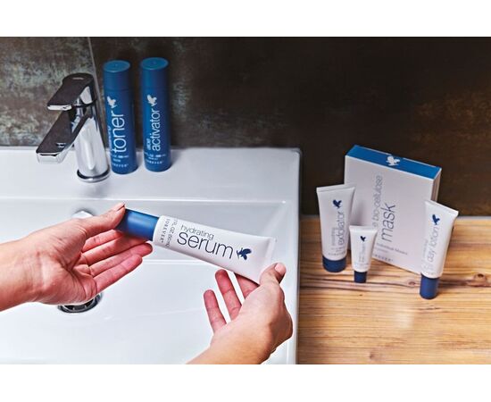 Forever hydrating serum - enthält vier verschiedene Arten Hyaluronsäure