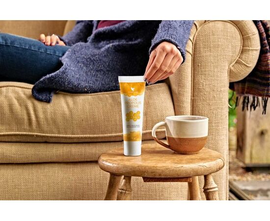 Forever Aloe Propolis Creme - grosszügig auf die Haut auftragen und einmassieren. Ideal auch nach der Rasur zum Schutz der Haut