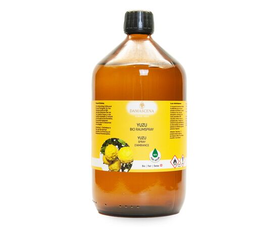 Ein fruchtig-spritziges Duftbouquet für pures Frischegefühl. Der Yuzu Raumspray schafft mit 100% naturreinen ätherischen Ölen wie Yuzu, Grapefruit, Orange u.a. eine freundliche Atmosphäre. Er erfrischt und wirkt positiv auf das Raumklima. Die sommerlich-belebenden Essenzen sorgen für Gelassenheit und Leichtigkeit.
