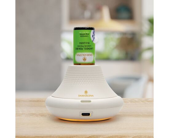 VOLCAN Aroma Diffuser - Natürliche Düfte, modernes Design & pure Entspannung


Vielseitig einsetzbar und unkompliziert:
Der VOLCAN Aroma Diffuser bringt die Kraft der Natur direkt in Dein Zuhause – stilvoll, leise und effektiv. Mit seiner innovativen Ultraschall-Technologie vernebelt er 100 % naturreine ätherische Öle unverdünnt und direkt aus dem Fläschchen. Ganz ohne Wasser, ganz ohne Aufwand. So entfalten sich die feinen Duftmoleküle in ihrer reinsten Form und verwandeln Deinen Raum für Stunden in eine Oase des Wohlbefindens.

Ob beim Arbeiten, Relaxen oder Meditieren – der VOLCAN Diffuser sorgt für ein harmonisches Raumklima, unterstützt die Gesundheit und schenkt Dir echte Momente der Balance.

Für natürliche Wohlfühlmomente
Zusammen mit einem ätherischen Öl( 5ml oder 10ml Fläschchen) nach Wahl garantiert der VOLCAN Aroma Diffuser echte Wohlfühlmomente und das sanft und leise.



✅ Vorteile auf einen Blick
✔️ Leise Duftverbreitung für ein angenehmes Raumklima
✔️ Geeignet für 5ml und 10ml Flaschengrössen - Unverdünnt und direkt aus dem Fläschchen
✔️ Achtung: nur 100% naturreine ätherische Öle verwenden
✔️ Innovative Ultraschall-Technologie – vernebelt reine ätherische Öle direkt aus dem Fläschchen, ohne Wasser
✔️ Betriebsstunden mit Beleuchtung: 5 - 6 Stunden, Betriebsstunden ohne Beleuchtung: 13 - 30 Stunden
✔️ 3 verschiedene Intervallmodus und diffusiert 3 Stunden lang und schaltet danach automatisch ab
✔️ Elegantes Design, minimalistisch, modern und passend für jede Wohnumgebung.
✔️ Vielseitig einsetzbar – zur Entspannung, Raumhygiene, Stimmungsaufhellung oder Konzentrationssteigerung.