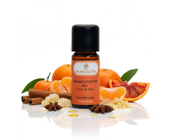 Weihnachtsstern Essenzmischung BIO – Festlicher Zauber für Herz & Sinne
myAloe.c
Tauche ein in die warme, festliche Atmosphäre der Weihnachtszeit – mit der Weihnachtsstern Essenzmischung BIO. Diese hochwertige Duftkomposition vereint die edelsten ätherischen Öle wie Zimt, Mandarine, Weihrauch, Myrrhe und Blutorange und schafft eine harmonische Balance zwischen Wärme, Geborgenheit und innerer Ruhe.

Ob für gemütliche Abende, Adventsrituale oder festliche Momente mit der Familie – dieser Duft verwandelt jeden Raum in eine Oase der Freude und des Lichts.



⭐ Deine 4 Schlüsselvorteile mit der Weihnachtsstern Essenzmischung BIO
✔️ Festliche Stimmung pur: Bringt Weihnachtsduft, Gemütlichkeit und Herzenswärme in dein Zuhause.
✔️ Emotional harmonisierend: Lindert Stress, hebt die Stimmung und schenkt Geborgenheit.
✔️ 100 % naturrein & BIO: Ohne synthetische Zusätze – für reines, authentisches Dufterlebnis.
✔️ Vielseitig anwendbar: Ideal für Duftlampen, Diffuser, Aromasteine oder festliche Dekorationen.