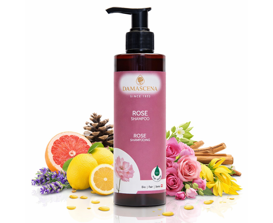 ⭐ Utilisation traditionnelle en aromathérapie
Les huiles essentielles contenues dans le shampooing à la rose sont utilisées en aromathérapie depuis des siècles

✔️ huile de géranium rosat :
Equilibrant pour le cuir chevelu. Soutient la régulation naturelle du sébum, a un effet apaisant et favorise une sensation de cheveux soignés et équilibrés.

✔️ Rose Absolue :
Soins doux pour cuir chevelu sensible. Traditionnellement appréciée pour son action harmonisante, elle favorise une chevelure souple et soignée.

✔️ huile de rose:
Adoucissante et équilibrante. Favorise le bien-être du cuir chevelu et contribue à une sensation de douceur et de brillance des cheveux.

✔️ Huile de bois de santal:
Terminant et régénérant. Soutient le cuir chevelu sec ou stressé et contribue à plus d'équilibre et de souplesse dans les cheveux.

✔️ Huile de pamplemousse:
Curatif et clarifiant. Favorise une sensation de fraîcheur du cuir chevelu, soutient la légèreté et la vitalité des cheveux.

✔️ huile de bois de linaloès:
Détente douce. Favorise l'apaisement du cuir chevelu et contribue à un état équilibré et soigné des cheveux.

✔️ huile de cèdre:
Renforçant et structurant. Elle est traditionnellement utilisée dans les soins capillaires pour soutenir un cuir chevelu équilibré et une structure capillaire d'apparence forte.

✔️ Huile de lavande fine:
Adoucissante et équilibrante. Soutient le cuir chevelu sensible et favorise une sensation de détente et de soin des cheveux.

✔️ Huile de citron:
Clarifiant et revitalisant. Favorise la fraîcheur du cuir chevelu et confère aux cheveux légèreté et brillance naturelle.

✔️ huile d'ylang-ylang:
harmonisant et soignant. Soutient le cuir chevelu sec et contribue à la souplesse et à la douceur du tombé des cheveux.