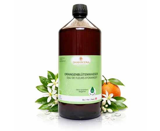 Orangenblütenwasser BIO – beruhigende Harmonie für Haut & Seele


Das Orangenblütenwasser BIO (Citrus aurantium amara) ist ein besonders feines, 100 % naturreines Hydrolat aus den Blüten der Bitterorange. Es entsteht durch ein speziell entwickeltes, schonendes Veredelungsverfahren bei der Wasserdampfdestillation und bewahrt dadurch die wertvollen pflanzlichen Wirkstoffe in ihrer natürlichen Balance.

In der Hautpflege wirkt Orangenblütenwasser beruhigend, feuchtigkeitsspendend und porenverfeinernd. Gleichzeitig entfaltet es auf emotionaler Ebene eine harmonisierende, stimmungsaufhellende Wirkung, die in Momenten von Stress, innerer Unruhe oder emotionaler Anspannung besonders geschätzt wird.
Ideal als Gesichtswasser, Körperspray oder als sanfter Begleiter wohltuender Abendrituale.



✅ Vorteile auf einen Blick:
Beruhigt & harmonisiert
Unterstützt emotionales Gleichgewicht, schenkt Geborgenheit und innere Ruhe.

Hautverfeinernd & feuchtigkeitsspendend
Wirkt adstringierend, erfrischt und unterstützt ein klares, ausgeglichenes Hautbild.

100 % naturreines Bio-Hydrolat
Ohne Alkohol, synthetische Duftstoffe oder Konservierungsmittel.

Vielseitig einsetzbar
Für Gesicht, Körper, Aromatherapie und Rituale – auch für sensible Haut geeignet.