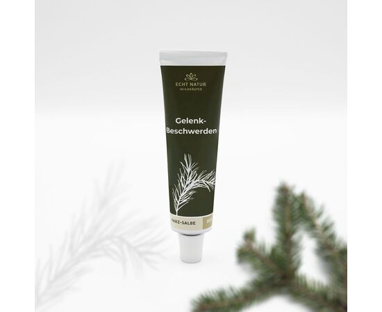⭐ Utilisation traditionnelle en aromathérapie et phytothérapie
Les pommades à base de résine sont appréciées depuis des siècles dans le folklore européen Leur utilisation est notamment transmise pour les frictions chauffantes, les rituels de soins de la peau et comme « pommade tirante » dans le cadre d'applications domestiques traditionnelles.

➡️ Ces utilisations reposent sur des connaissances empiriques transmises de génération en génération et ne constituent pas une recommandation médicale

Quand les soins corporels redeviennent un rituel conscient :
la pommade à base de résine allie la puissance traditionnelle des plantes à la pleine conscience moderne, pour des moments de calme, de chaleur et de connexion avec la nature.



⭐ Utilisations et conseils
✔️ Pour les soins cosmétiques des peaux abîmées
✔️ Idéal pour les frictions en cas de tensions musculaires ou articulaires
✔️ Comme pommade chauffante après une activité physique
✔️ Également connu traditionnellement comme masque de soin à appliquer en couche épaisse (« pommade de traction »)
✔️ Appliquer en couche fine ou légèrement plus épaisse selon l'utilisation et masser doucement.

Conseils d'utilisation :
Utiliser 2 fois par jour. Appliquer uniquement sur une peau intacte, pas sur des plaies ouvertes ou des varices. Se laver les mains après utilisation.