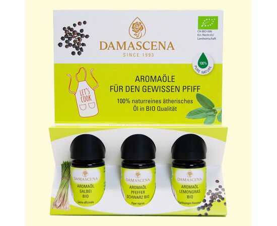 ✅ 4 avantages clés de l'Aromaset
Puissance aromatique hautement concentrée
Une goutte suffit – un maximum de saveur pour une quantité minimale.

Précision culinaire
Dosage propre et reproductible sans variations d'arôme.

100 % naturel et BIO
Sans additifs, vegan, sans gluten, sans expérimentation animale.

Remplissage manuel en Suisse
Soigneusement mis en bouteille en Suisse – circuits courts, fraîcheur maximale.



Cet ensemble d'arômes est destiné aux personnes qui souhaitent créer des saveurs conscientes Pour tous ceux qui apprécient les arômes clairs, le contrôle et le naturel, des plats quotidiens rapides aux créations originales et créatives.



Utilisation en cuisine et pour les boissons – conseils inclus
➡️ Huile aromatique BIO à la sauge
Saveur : épicée, herbacée, claire

Idéale pour :

Risotto, pâtes, gnocchi

Plats de légumes et ragoûts

Plats de viande, sauces au beurre et à l'huile

Conseil culinaire :
Incorporer 1 goutte dans du beurre ou de l'huile d'olive, puis mélanger au plat.


➡️ Huile aromatique au poivre noir BIO
Saveur : chaude, piquante, intense

Idéal pour :

Sauces, soupes et marinades

Plats à base de viande, de légumes et de champignons

Huiles ou vinaigrettes épicées

Conseil culinaire :
À ajouter juste avant de servir pour que l'arôme du poivre reste particulièrement frais.


➡️ Huile aromatique BIO à la citronnelle
Saveur : fraîche, citronnée, puissante

Idéale pour :

Cuisine asiatique et currys

Desserts, sorbets et pâtisseries

Boissons estivales, sirops, cocktails et mocktails

Conseil pour les boissons :
1 goutte pour 1 à 2 litres de boisson suffit pour obtenir un arôme clair et frais.



⚖️ Dosage – important à savoir
Les huiles aromatiques sont très concentrées : toujours doser goutte à goutte

Recommandation : 1 goutte par plat ou boisson

Préférentiellement pré-diluer dans de la graisse, du sirop ou de l'alcool

« En raison de leur forte concentration, les huiles aromatiques BIO essentielles sont utilisées exclusivement goutte à goutte en cuisine. »