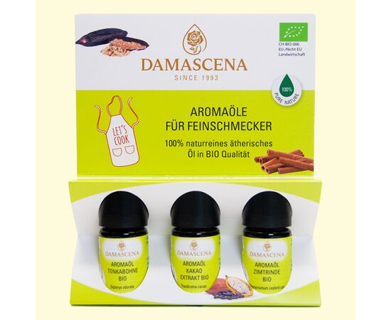 ❤️ Kundenfeedback
„Unglaublich ergiebig und geschmacklich extrem klar. Perfekt für Desserts und Cocktails – ein Tropfen reicht völlig.“ L. Gross, Gerlafingen
Set-Inhalt:
▶ Produktedetails Tonkabohne Bio Aromaöl
✅  Ingwer BIO Aromaöl, 100% naturreines ätherische Aromaöl
✅  Lat. Name: Dipteryx odorata
✅  Geschmacksprofil: süss, heuig, warm, balsamisch
✅  Duftwirkung: erdend
✅  Duftnote: Basisnote
✅  Duftthema: betörend, sinnlich, erwärmend, stimulierend

☑️  Qualität:  aus kontrolliert biologischem Anbau (k.b.A.), tierversuchsfrei, vegan, glutenfrei, Rohkost
☑️  Herstellung Handabfüllung Schweiz
☑️  Herkunft: Frankreich
☑️  Gewinnung: Alkoholextraktion, für 1 kg Öl werden 50 kg Bohnen benötigt

ℹ️ Inhalt: 5ml

▶ Produktedetails Kakao Extrakt Bio Aromaöl
✅  Kakao Extrakt BIO Aromaöl, 100% naturreines ätherische Aromaöl
✅  Lat. Name: Theobroma cacao
✅  Geschmacksprofil: warm, herb-süss, sinnlich
✅  Duftwirkung: entspannend
✅  Duftnote: Basis-/Herznote
✅  Duftthema: entspannend, harmonisierend, wärmend, beschützend, besänftigend, erdend

☑️  Qualität:  aus kontrolliert biologischem Anbau (k.b.A.), tierversuchsfrei, vegan, glutenfrei, Rohkost
☑️  Herstellung: Handabfüllung Schweiz
☑️  Herkunft: Peru 
☑️  Pflanzenteil: Frucht
☑️  Gewinnung: Alkoholextraktation mit Weingeist

ℹ️ Inhalt: 5ml

▶ Produktedetails Zimtrinde Bio Aromaöl
✅  Zimtrinde BIO Aromaöl, 100% naturreines ätherische Aromaöl
✅  Lat. Name: Cinnamomum ceylanicum
✅  Geschmacksprofil: süss, würzig, warm, kräftig, scharf
✅  Duftwirkung: anregend
✅  Duftnote: Herznote
✅  Duftthema:  inspirierend, vermittelt Wärme und Geborgenheit, anregend

☑️  Qualität:  aus kontrolliert biologischem Anbau (k.b.A.), tierversuchsfrei, Rohkost, vegan
☑️  Herstellung Handabfüllung Schweiz
☑️  Herkunft: Sri Lanka 
☑️  Pflanzenteil: Rinde
☑️  Gewinnung: Wasserdampfdestillation, für 1 kg Öl werden 150 kg getrocknete Rinde benötigt

ℹ️ Inhalt: 5ml